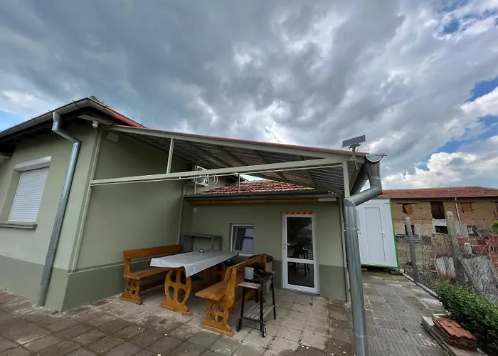 アパート Apart Hotel Lyubimets *